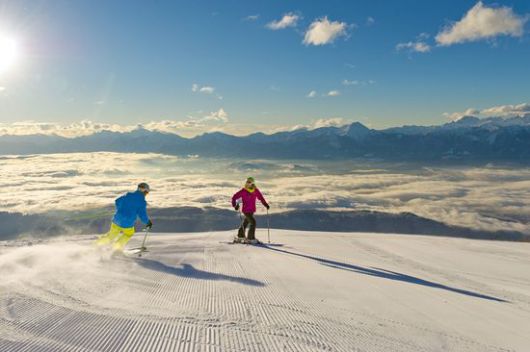 Sonnenskilauf auf den Villacher Skibergen