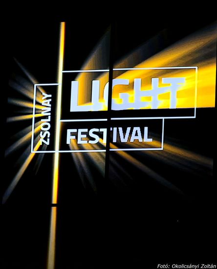 Pécs: Zsolnay fényfesztivál Pécs: Zsolnay fényfesztivál
