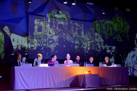 Pécs: Zsolnay fényfesztivál Pécs: Zsolnay fényfesztivál