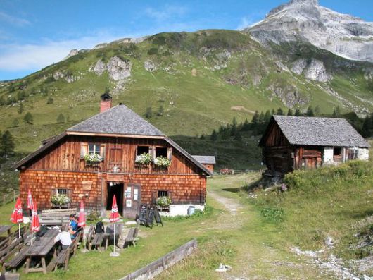 Warum Wandern so beliebt ist Warum Wandern so beliebt ist