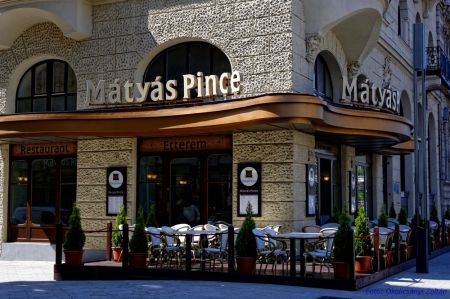 Régi-új Mátyás Pince
