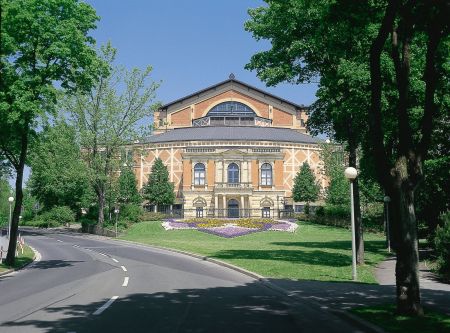 Fotó: DZT Bilddatenbank / Bayreuth: Festspielhaus