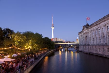 29_Spree_Strandbad Mitte_nachts©Philip Koschel.jpg