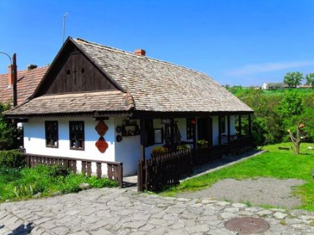 Felturbózzák Hollókőt
