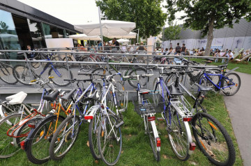 Olyan népszerű lett a biciklizés Bécsben, hogy túl kevés a kerékpárparkoló